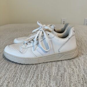 Veja V-10 Lace Up Sneakers - Used